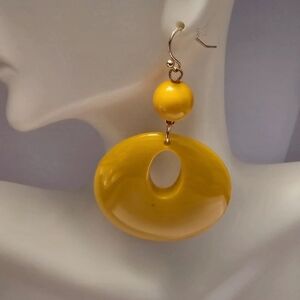 Elegant Yellow Earrings